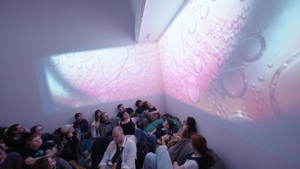 PLASTI-PSZICHÉ audiovizuális live act a Napfényteremben 