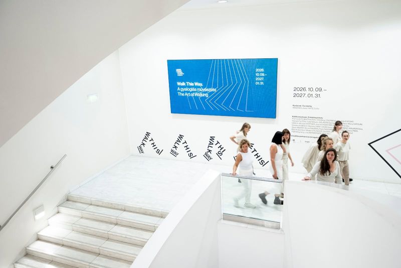 Oktatóink, Koronczi Endre és Szolnoki József a Ludwig Múzeum „Walk This Way. A gyaloglás művészete” című csoportos kiállításán