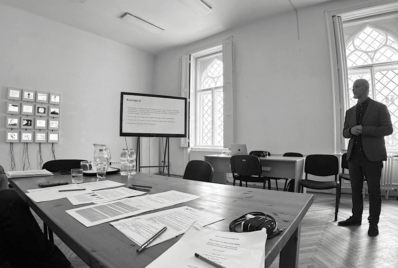 Sipos Levente oktatónk sikeres doktori védéséhez GRATULÁLUNK! 